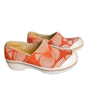 Dansko Vegan Volley Palms Canvas Slip On Clogs Size 7.5 EU38